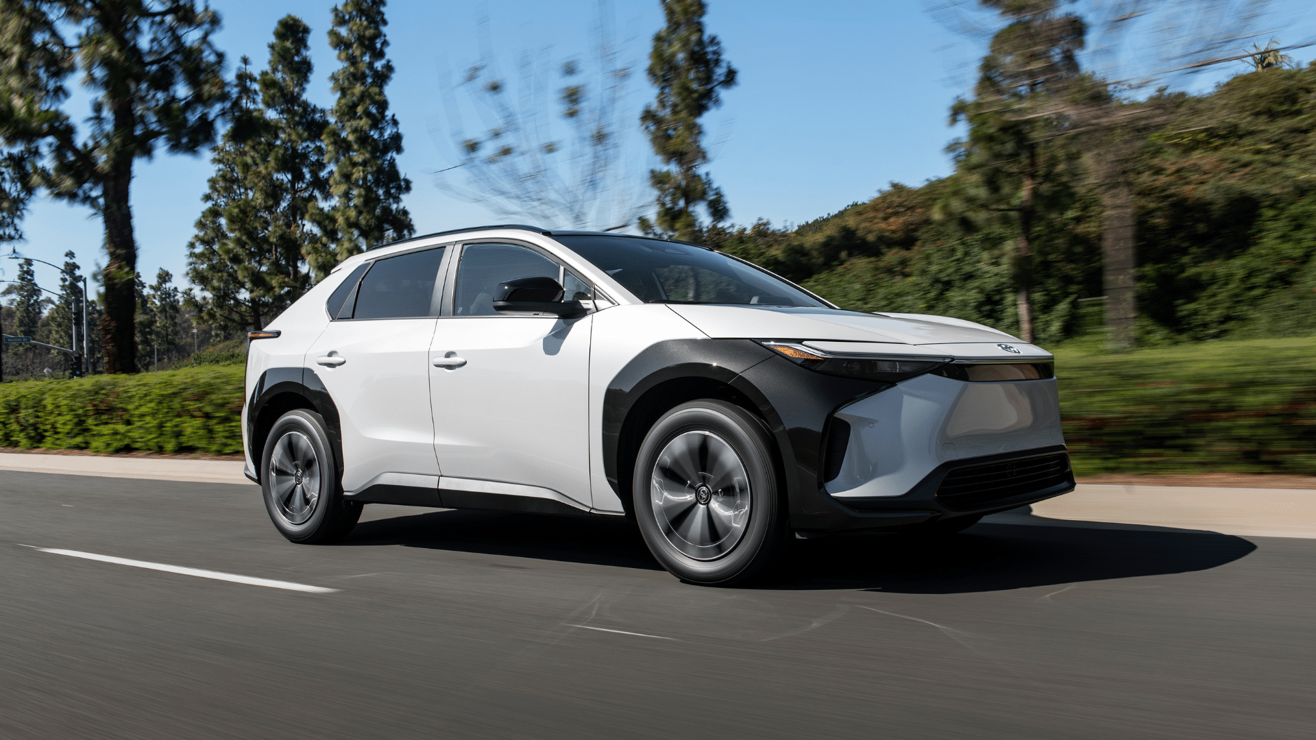 EnergyHub and Toyota collaborate to support the electrical grid and improve EV ownership experience